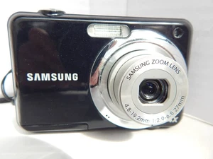 Digital Camera Samsung ES9 12.2 MP, black, Zoom X4 In working condition. - Picture 1 of 10