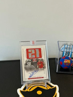 2019-20 Panini EPL Impeccable Jersey Number On Card Autograph Daniel James /21 - Image 1 of 2