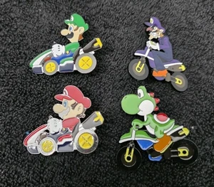 MARIO KART - MARIO - LUIGI - YOSHI - WALUIGI - JUEGO de 4 alfileres de solapa esmaltada - Imagen 1 de 2
