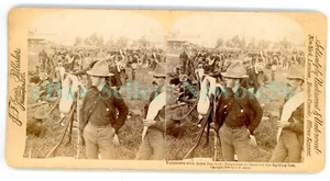 Filipinas - VOLUNTARIOS MILITARES DE EE. UU. CON ARMAS - 1898 J.F. Jarvis Stereoview - Imagen 1 de 2