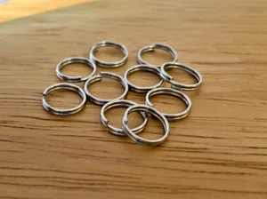 10 Oxidized Silver Base Metal 9mm Split Rings to Attach Charms to a Bracelet - Picture 1 of 2