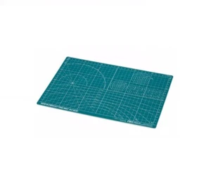Alfombra de corte de herramientas artesanales Tamiya (talla A4/verde) 74118 - Imagen 1 de 2