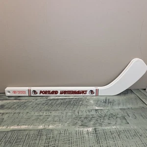  Vintage Portland Winterhawks Hockey Raro Souvenir MINI BASTONE Hockey 18 pollici lungo - Foto 1 di 9