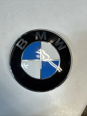 BMW 528i 535i 550i 2009 OEM tapa maletero emblema parte # 5114 8 132 375 Foto 1 de 4
