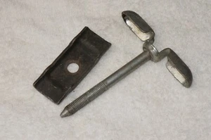 Alfa Romeo 116 ALFETTA SERIES SPARE WHEEL PLATE & LOCKBOLT, NEW OLD STOCK - Picture 1 of 1