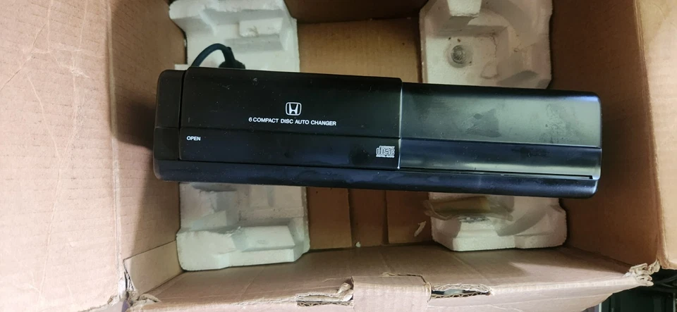 Honda 08A06-131-420CD Changer Trunk Kit CD 2332H - Image 1 of 4