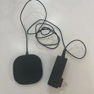 Mophie 15W Fast Charge Wireless Charging Pad for iPhones & Galaxy Phones - Image 1 of 4