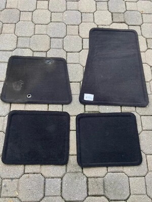 Комплект из 4 напольных ковриков 1998-2011 Mercury Grand Marquis от оригинального производителя черные No 10 - Изображение 1 из 4