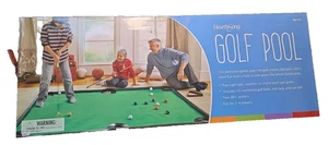 Juego familiar interior piscina golf HEARTHSONG con kit de accesorios de madera nuevo en caja - Imagen 1 de 4