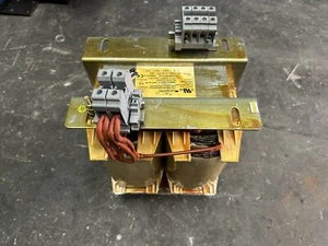 Transformador eléctrico 380-440/220V 40A - Imagen 1 de 2
