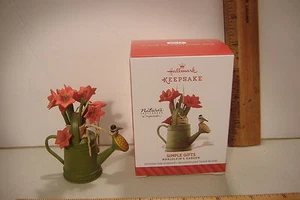 ~SIMPLE GIFTS~1ST IN THE MARJOLEIN'S GARDEN SERIES~2014 HALLMARK ORNAMENT~ - Picture 1 of 5