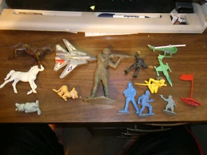 Vintage Assorted Toy Lot - Picture 1 of 4