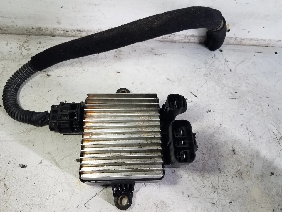 Módulo de control del ventilador de refrigeración Hyundai Sonata 2009-2010 3,3 L 25385-3K280 (M140) Foto 1 de 3