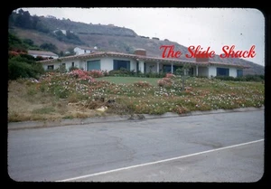 Palos Verdes CA Straßenszene altes Haus 1950er rote Grenze Kodachrom 35mm Rutsche - Bild 1 von 1
