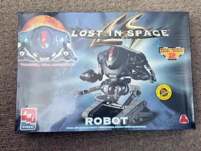 Lost In Space ROBOT Model Kit AMT ERTL New in Box one owner - Image 1 of 1