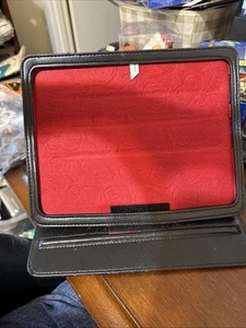 Disney iPad Hülle - schwarzes Leder mit Mickey Aufdrucken - hält 9,56" x 7,45" iPad - Bild 1 von 3