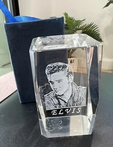 Elvis Presley Hologram Etched Chrystal Glass Paperweight - Picture 1 of 4