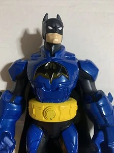 2012 Talking Sonic Strike Blue Batman 10.5" DC Comics Y5390 - Picture 1 of 6