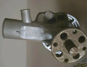 NOS HOLDEN GM 6CYL WATER PUMP 186 202 HQ HJ HX HZ WB VB VC VH COMMODORE TORANA - Picture 1 of 5