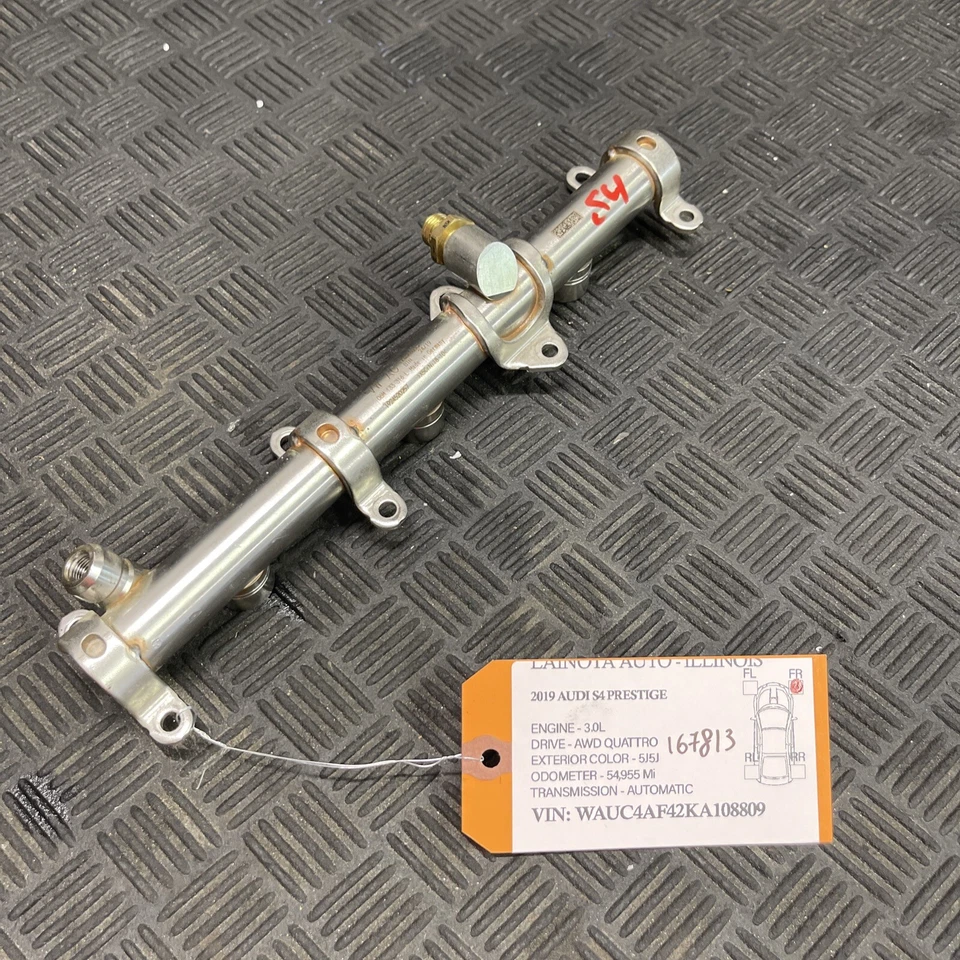 OEM 2018 - 2022 Audi S4 S5 SQ5 Right Passenger Side Fuel Rail 06M133316L - Image 1 of 4