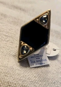 NUEVO CON ETIQUETAS ANILLO ALFOMBRA ROJA LIA SOPHIA 🖤💛 CRISTAL NEGRO Oro Diamante en forma de 6 🖤💛 - Imagen 1 de 7