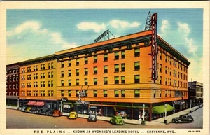 CHEYENNE WYOMING PLAINS HOTEL STREET SCENE VINTAGE LINEN POSTCARD VIEW - Imagen 1 de 2