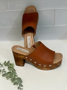 Neu Chelsea & Violet Damen braun Leder Nieten Plateau Holz Clog Gr. 8,5 - Bild 1 von 10