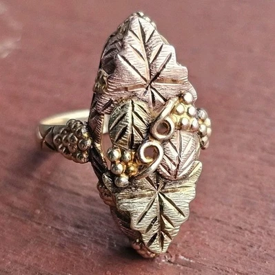 Landstroms Black Hills Gold 10K Solid Gold Two-Tone Grape Leaf Ring 5g Size 6.75 - Image 1 of 4
