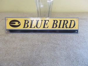 VINTAGE BLAUER VOGEL BUS NAMENSSCHILD SCHILD ABZEICHEN SCHULPLAKETTE GEPRÄGT - Bild 1 von 10