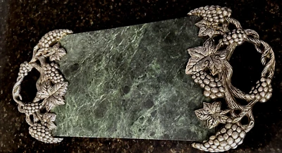 Tabla de cortar de granito verde bandeja para servir tono plateado asas de frutas Foto 1 de 4