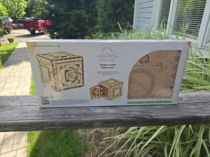 UGears Safe - Wooden Mechanical Model - 179 Pieces, New - Picture 1 of 18