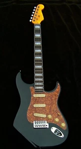 Classic Strat+Bound Rosewood/Maple Neck+7 Sound Switch+T-Bleed+MORE.... - Picture 1 of 8