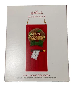 Hallmark 2019 This Home Believes Red Door Keepsake Ornament Wreath - Picture 1 of 3