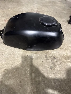 Tanque de combustível de motocicleta vintage Honda CX500 1978-1984 FABRICANTE DE EQUIPAMENTO ORIGINAL - Imagem 1 de 4