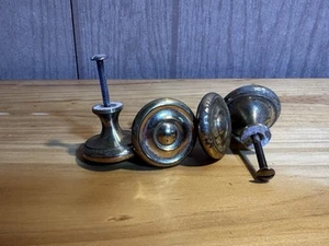Vintage Set Of 4 Heavy Brass Knobs Cabinet Drawer Pulls Round 3.5 Ounces Each - Picture 1 of 5