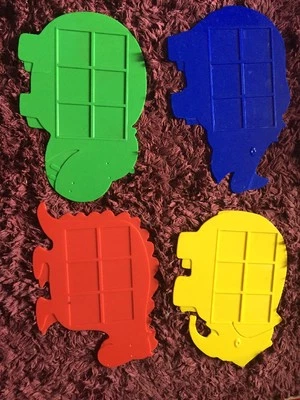 Mb Carnival Zoo Vintage Replacement Spare Playing Plastic Animals Boards W145 - Image 1 of 4