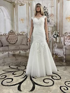 Abito da sposa in pizzo Sweetheart Fit and Flare taglia 6 - Foto 1 di 5