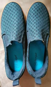 New Cat & Jack Blue Slip On Shoes Sneakers Youth 5 - Picture 1 of 3