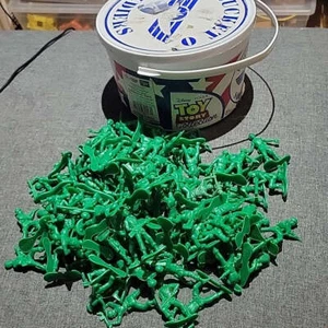 98 on 72 real toys story Bucket O soldiers toy figures Walt disney pixar mixed - Picture 1 of 9