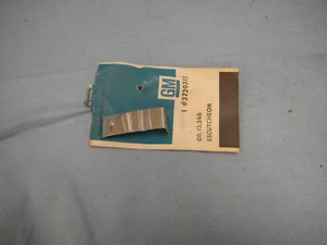 1956-62 Corvette Hardtop Front Center Trim Moulding, NOS - Picture 1 of 1
