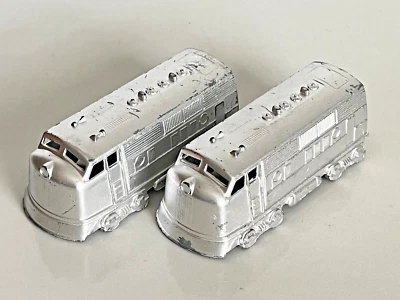 Dos locomotoras diésel Midgetoy - plateadas Foto 1 de 4
