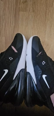 Nikes 38 270er   - Bild 1 von 3