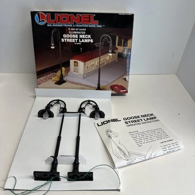 LIONEL ILLUMINATED GOOSE NECK STREET LAMPS 6-12742  ORIGINAL BOX - Image 1 of 4