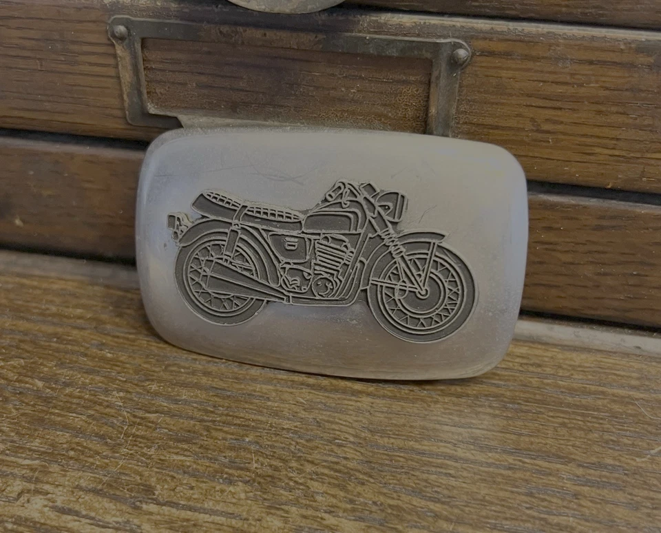 "Hebilla de cinturón de motocicleta vintage color plata - Hecho en Estados Unidos - 3"" x 2""" Foto 1 de 4