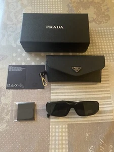 Occhiali da sole Prada - Foto 1 di 8