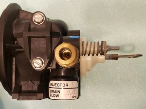 FLECK 5600 Injector Drain Assembly ,& piston Assembly unused - Picture 1 of 11