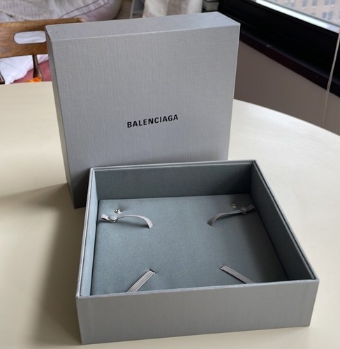 Balenciaga Espositore Collana da Viaggio Scatola 8 X 8. Raro. Come nuovo