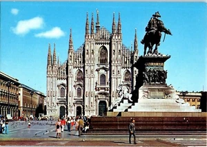 Vintage  Cartolina Milano Italia Piazza Del Duomo - Foto 1 di 2