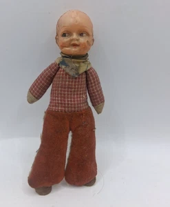Pequeña muñeca vintage de celuloide cululoide hecha en Japón vaquero dañada - Imagen 1 de 2