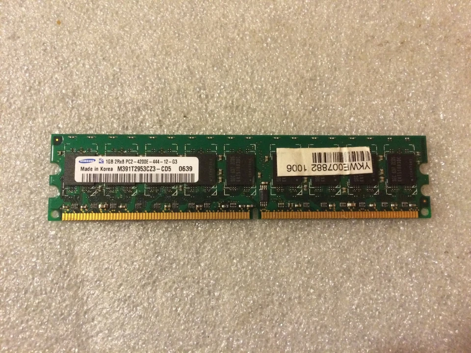 Memoria DDR2 ECC Samsung M391T2953CZ3-CD5 1GB PC2-4200 533MHz CL4 240-Pin - Immagine 1 di 1